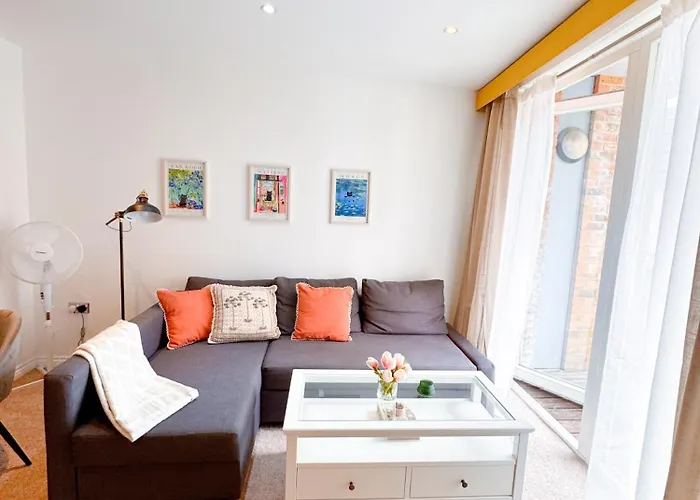 Family Stay Battersea With Balcony In Central London
